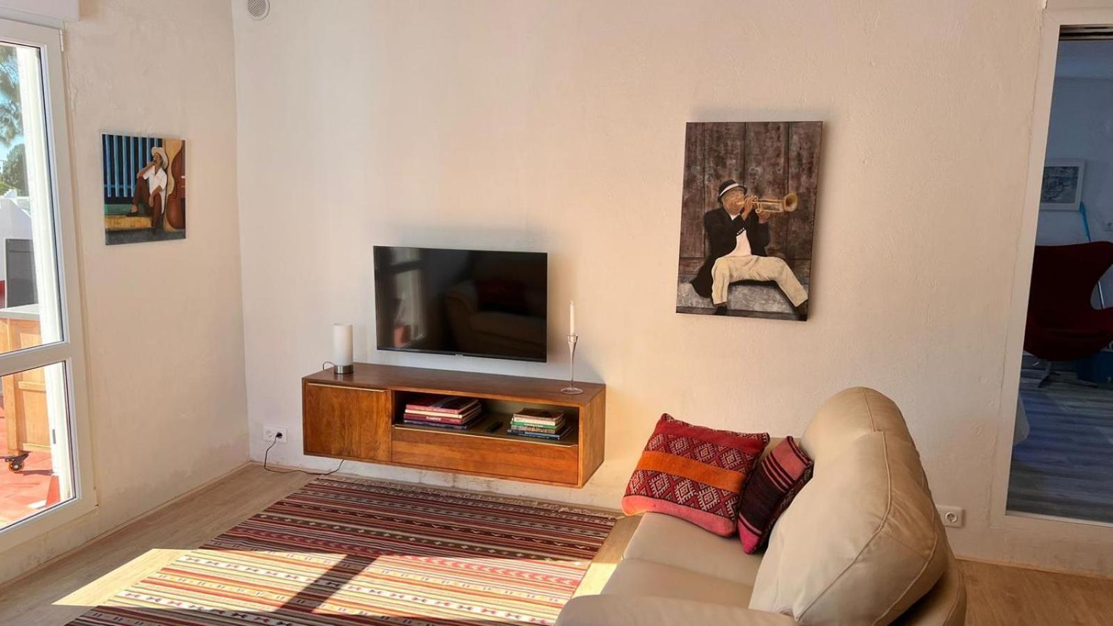 Arriba Stijlvol Appartement Met Zwembad En Tuin Конил-де-ла-Фронтера Екстериор снимка